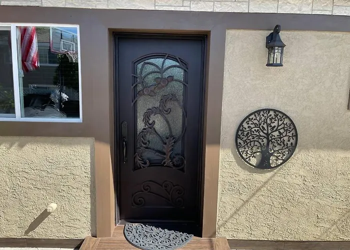 Elegant Private Studio With Private Entrance