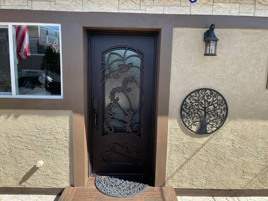 Elegant Private With Private Entrance *