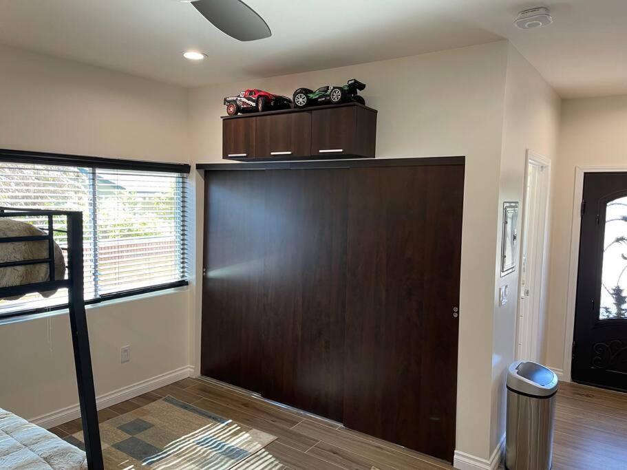 Elegant Private With Private Entrance *